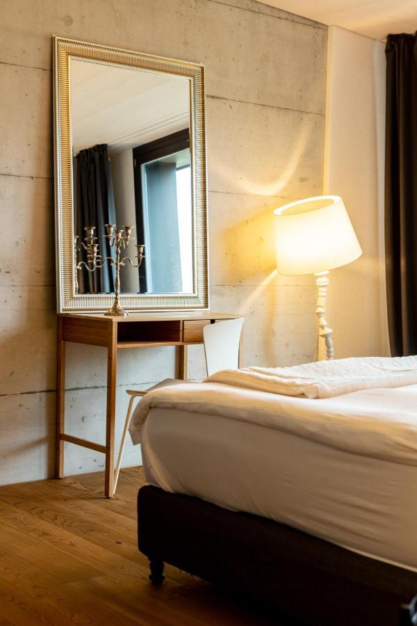 Hotel De L'Ours Preles Exterior photo